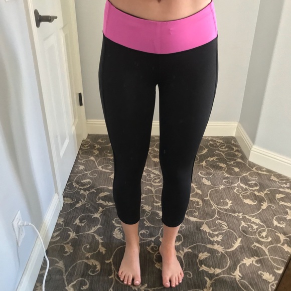 lululemon athletica Pants - Lululemon black cropped compression legging